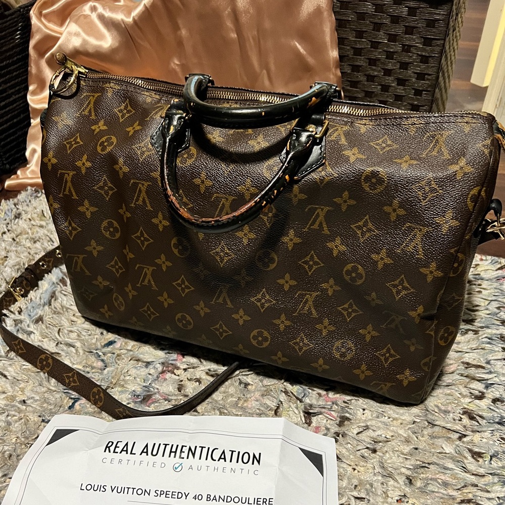 Louis Vuitton Speedy 40 Bandouliere